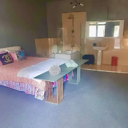Daire Millionswood Home